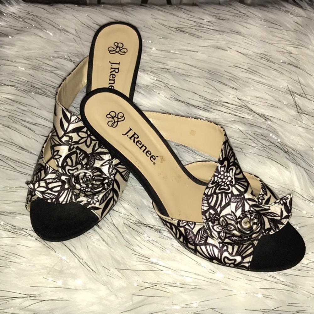 Fancy satin kitten 👠 heels